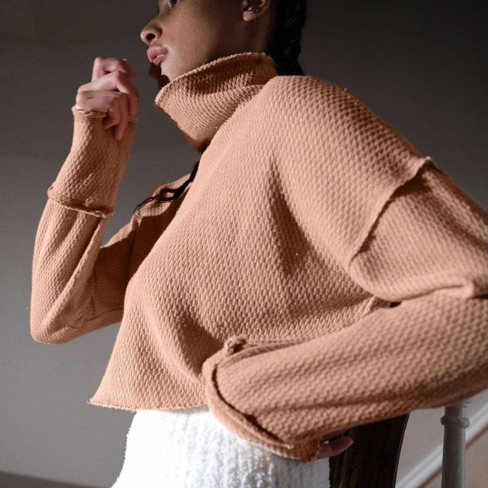 NWT Urban Outfitters cropped turtleneck sweater XS in Neutral